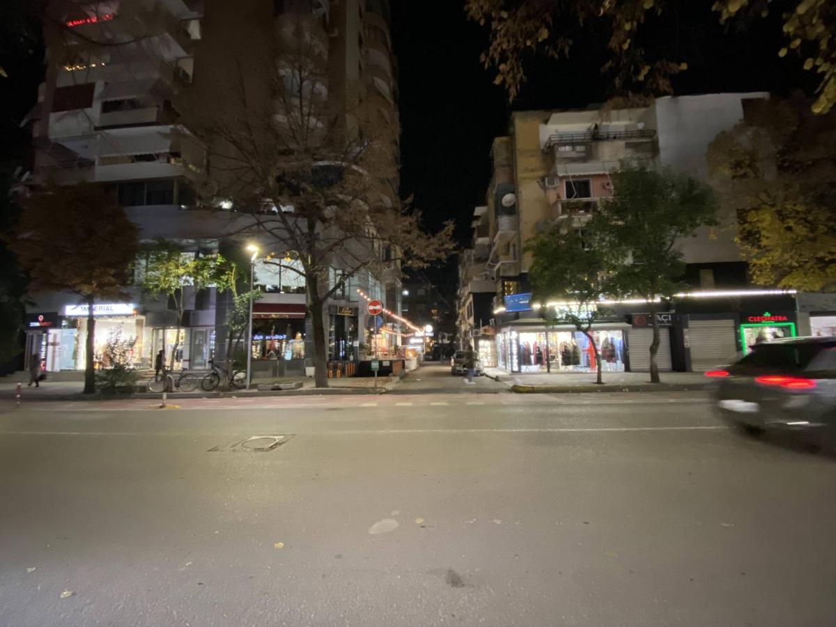 Komatas Modern Apartments In Bllok Area Tiranë Eksteriør bilde